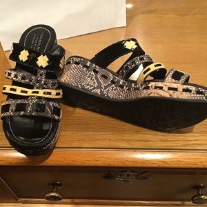 Donald J Pliner sandles